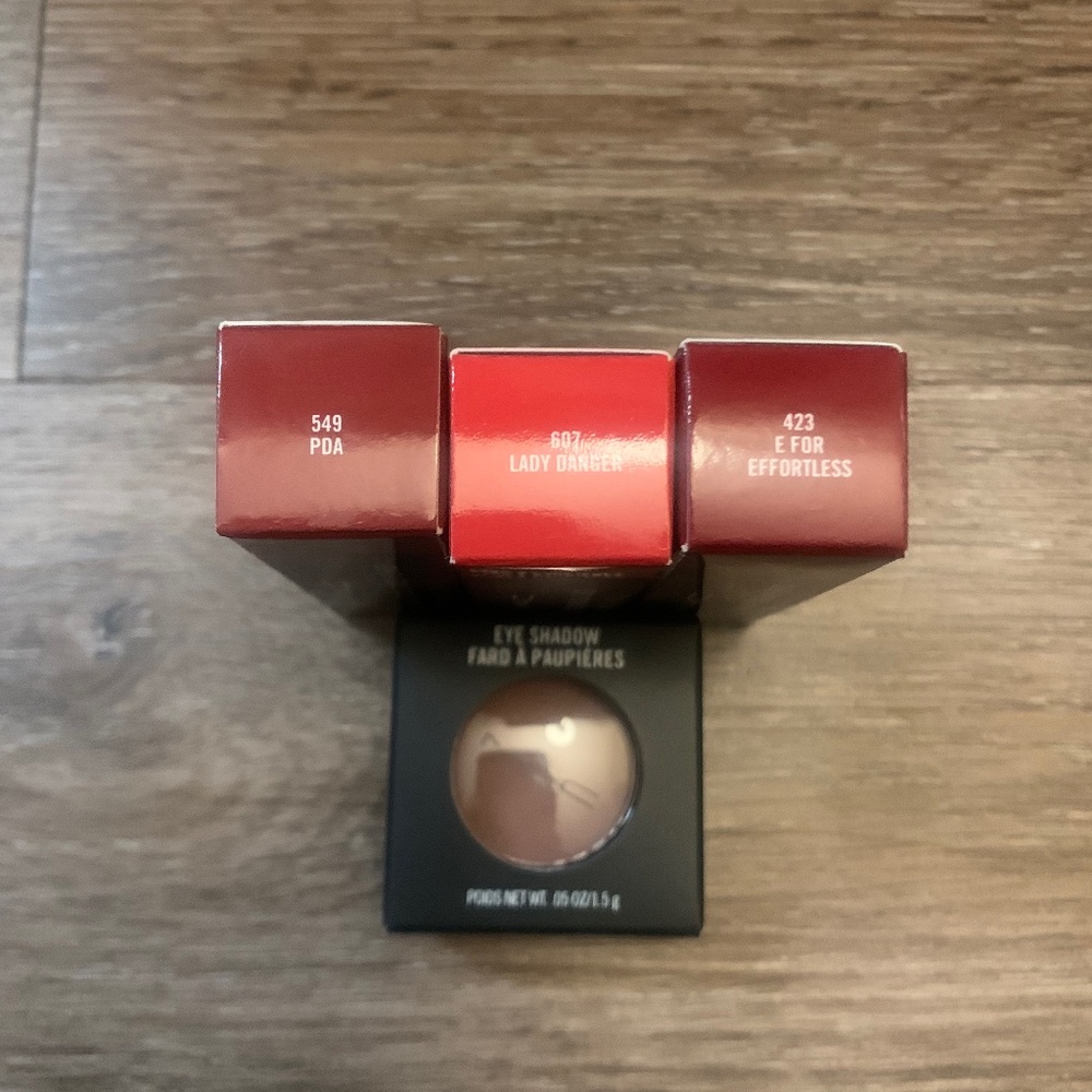 MAC Lipstick & Eye Bundle